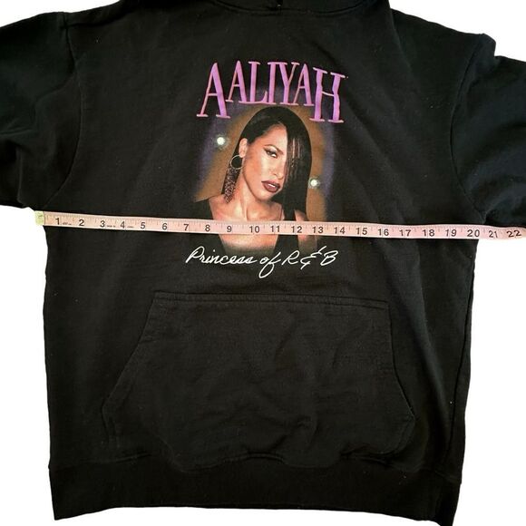 Aaliyah ~ Black Hoodie Sweatshirt ~ size Large - Picture 6 of 7